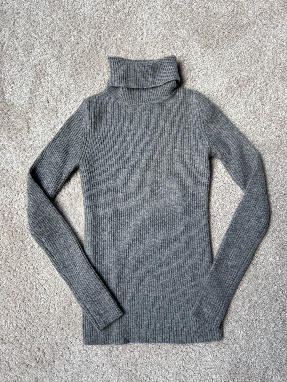 Slim Ribbed Gray Turtleneck Sweater